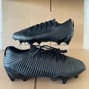 Under Armour Blur Pro Men's Size 12.5 Football Cleats Black 3028220-001 NEW